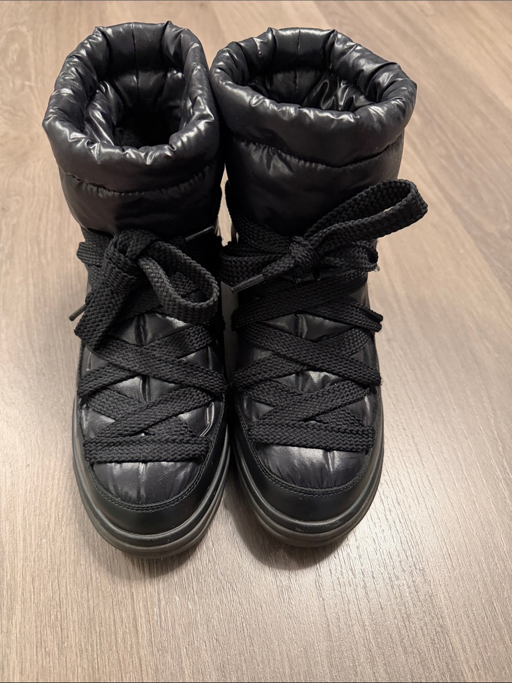 Moncler Women Black Puffer Mid Snow Boots